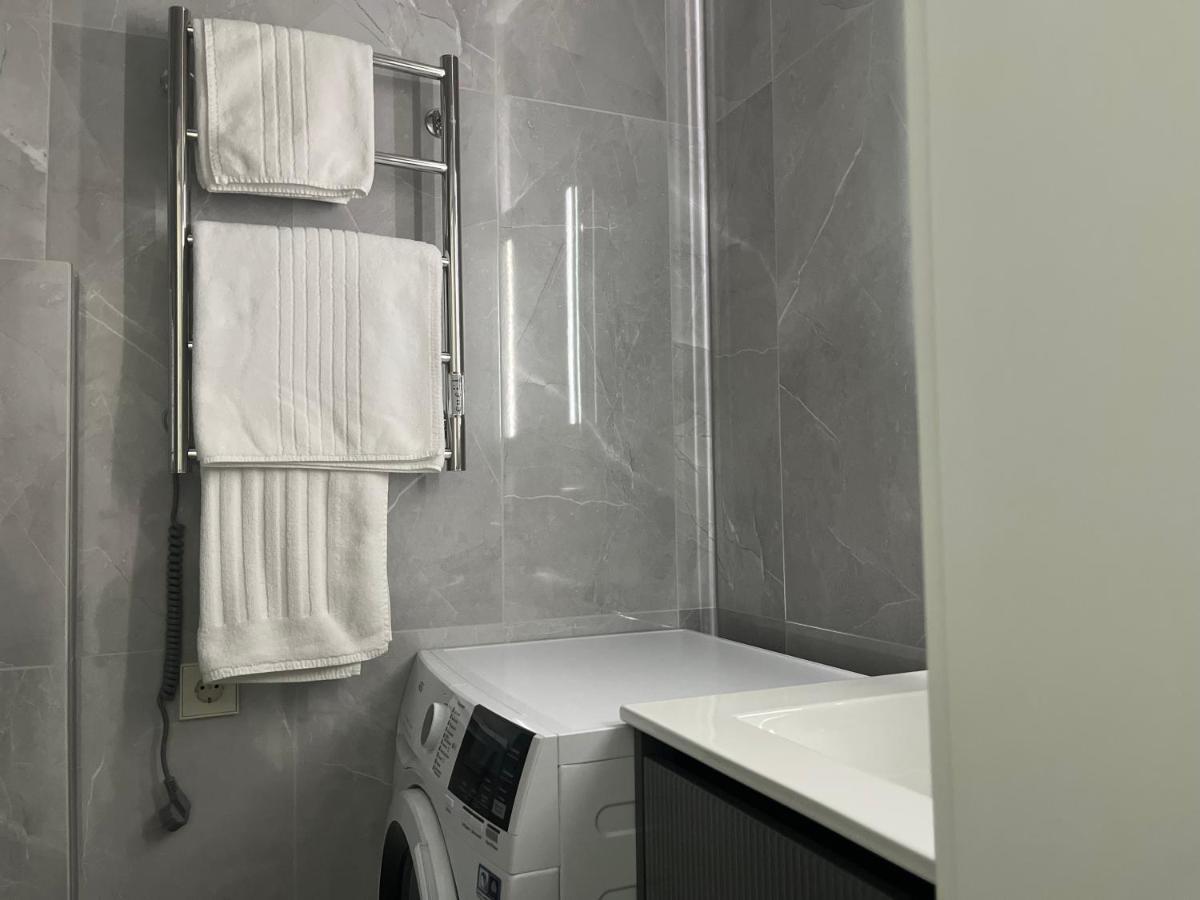 Luxuria Modern Apartments - Self Check-In Шяуляй Экстерьер фото
