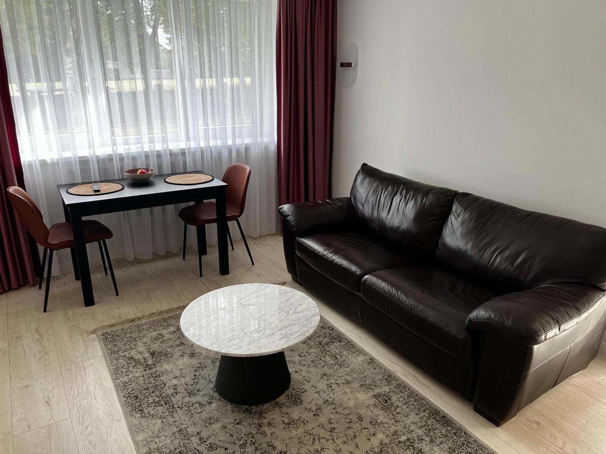 Luxuria Modern Apartments - Self Check-In Шяуляй Экстерьер фото